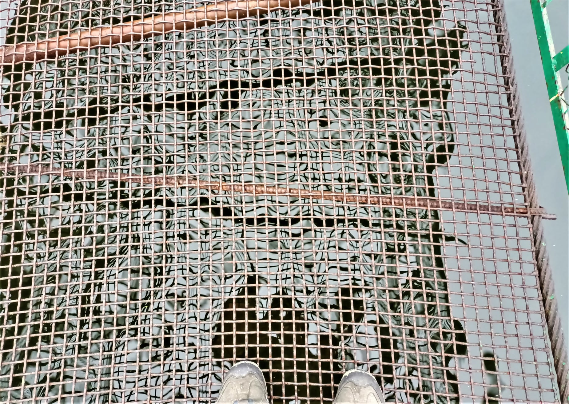 7408 Voda pid mostom